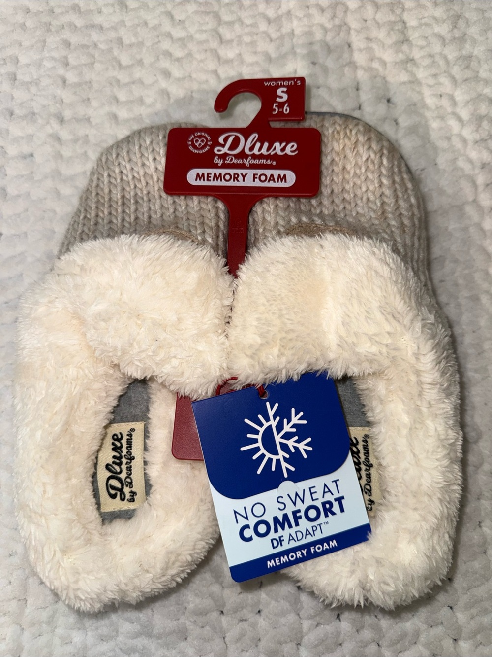Women's Cream Memory Foam Slippers - Small